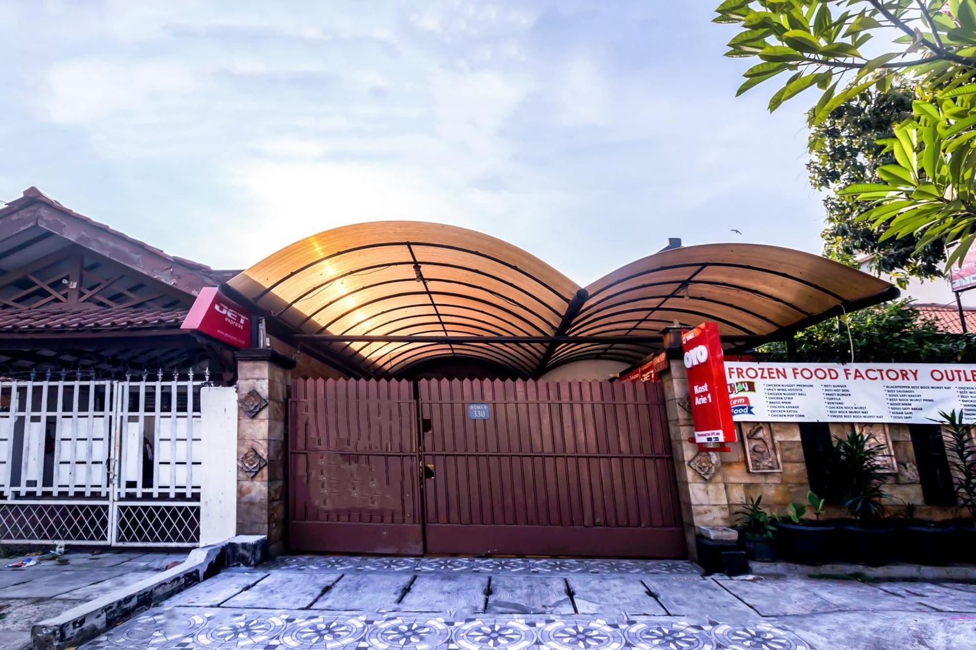Oyo1082科斯特阿里1号酒店 雅加达 外观 照片